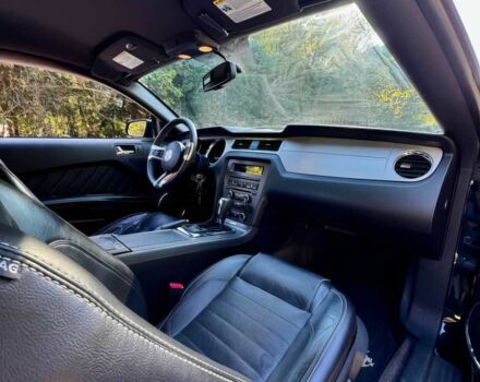 Черный Форд Мустанг, объемом двигателя 3.7 л и пробегом 87 тыс. км за 6300 $, фото 9 на Automoto.ua