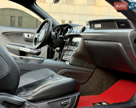 Черный Форд Мустанг, объемом двигателя 2.26 л и пробегом 198 тыс. км за 14300 $, фото 14 на Automoto.ua