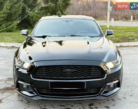Черный Форд Мустанг, объемом двигателя 2.26 л и пробегом 198 тыс. км за 14300 $, фото 7 на Automoto.ua