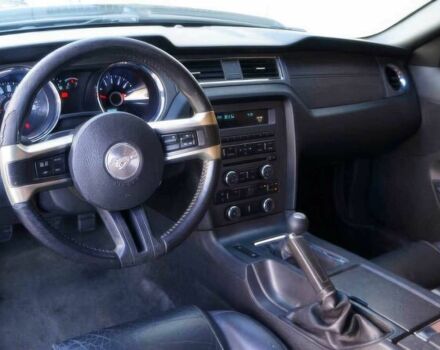 Черный Форд Мустанг, объемом двигателя 5 л и пробегом 80 тыс. км за 8800 $, фото 9 на Automoto.ua