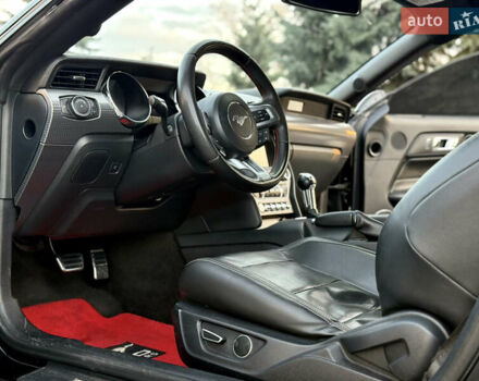 Черный Форд Мустанг, объемом двигателя 2.26 л и пробегом 198 тыс. км за 14300 $, фото 11 на Automoto.ua