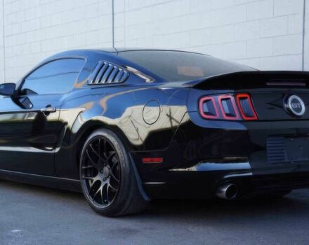 Черный Форд Мустанг, объемом двигателя 5 л и пробегом 80 тыс. км за 8800 $, фото 3 на Automoto.ua