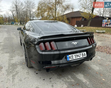Черный Форд Мустанг, объемом двигателя 2.3 л и пробегом 140 тыс. км за 11777 $, фото 2 на Automoto.ua
