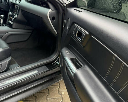 Черный Форд Мустанг, объемом двигателя 2.26 л и пробегом 180 тыс. км за 12000 $, фото 77 на Automoto.ua