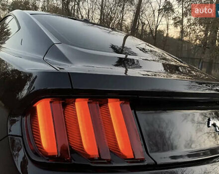 Черный Форд Мустанг, объемом двигателя 2.26 л и пробегом 180 тыс. км за 12000 $, фото 16 на Automoto.ua