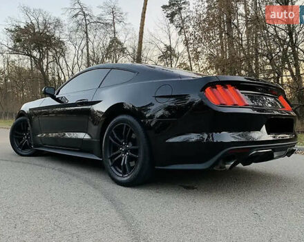 Черный Форд Мустанг, объемом двигателя 2.26 л и пробегом 180 тыс. км за 12000 $, фото 3 на Automoto.ua