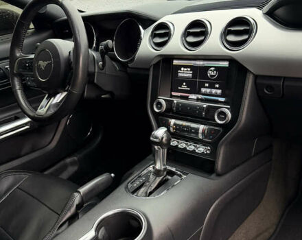 Черный Форд Мустанг, объемом двигателя 2.26 л и пробегом 180 тыс. км за 12000 $, фото 80 на Automoto.ua