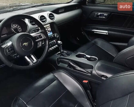 Черный Форд Мустанг, объемом двигателя 2.26 л и пробегом 180 тыс. км за 12000 $, фото 24 на Automoto.ua