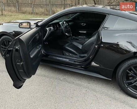 Черный Форд Мустанг, объемом двигателя 2.26 л и пробегом 180 тыс. км за 12000 $, фото 21 на Automoto.ua