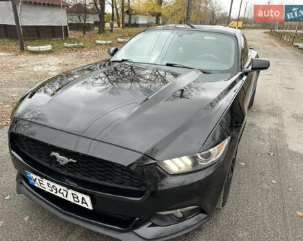 Черный Форд Мустанг, объемом двигателя 2.3 л и пробегом 140 тыс. км за 11777 $, фото 5 на Automoto.ua