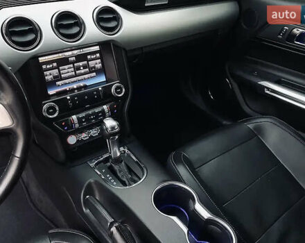 Черный Форд Мустанг, объемом двигателя 2.26 л и пробегом 180 тыс. км за 12000 $, фото 28 на Automoto.ua