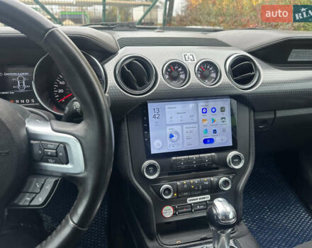 Черный Форд Мустанг, объемом двигателя 2.3 л и пробегом 140 тыс. км за 11777 $, фото 21 на Automoto.ua