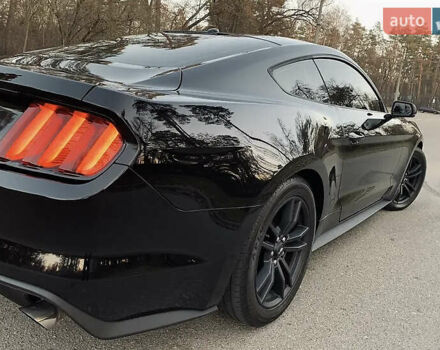 Черный Форд Мустанг, объемом двигателя 2.26 л и пробегом 180 тыс. км за 12000 $, фото 18 на Automoto.ua