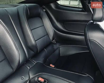 Черный Форд Мустанг, объемом двигателя 2.26 л и пробегом 180 тыс. км за 12000 $, фото 33 на Automoto.ua