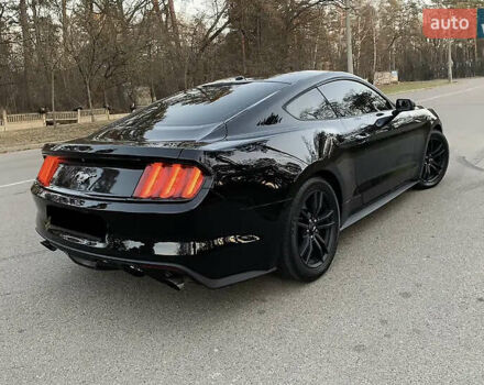 Черный Форд Мустанг, объемом двигателя 2.26 л и пробегом 180 тыс. км за 12000 $, фото 4 на Automoto.ua