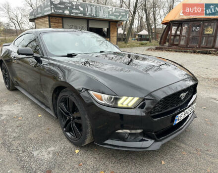 Черный Форд Мустанг, объемом двигателя 2.3 л и пробегом 140 тыс. км за 11777 $, фото 15 на Automoto.ua