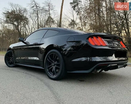 Черный Форд Мустанг, объемом двигателя 2.26 л и пробегом 180 тыс. км за 12000 $, фото 1 на Automoto.ua