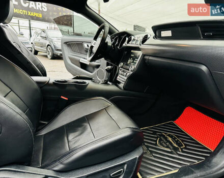 Черный Форд Мустанг, объемом двигателя 2.26 л и пробегом 131 тыс. км за 15300 $, фото 20 на Automoto.ua