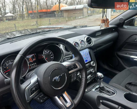 Черный Форд Мустанг, объемом двигателя 2.3 л и пробегом 140 тыс. км за 11777 $, фото 20 на Automoto.ua