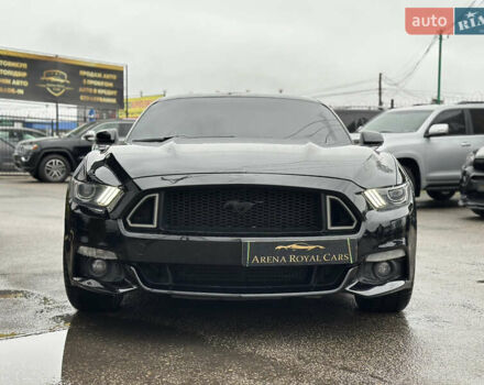 Черный Форд Мустанг, объемом двигателя 2.26 л и пробегом 131 тыс. км за 15300 $, фото 6 на Automoto.ua