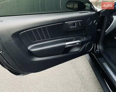 Черный Форд Мустанг, объемом двигателя 2.26 л и пробегом 180 тыс. км за 12000 $, фото 29 на Automoto.ua