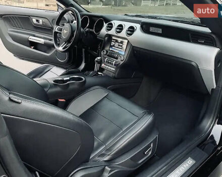 Черный Форд Мустанг, объемом двигателя 2.26 л и пробегом 180 тыс. км за 12000 $, фото 25 на Automoto.ua