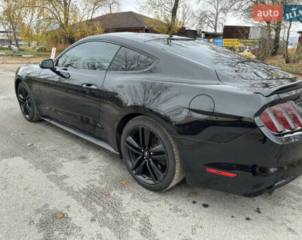 Черный Форд Мустанг, объемом двигателя 2.3 л и пробегом 140 тыс. км за 11777 $, фото 6 на Automoto.ua