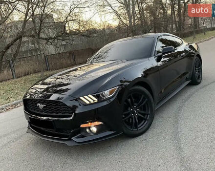 Черный Форд Мустанг, объемом двигателя 2.26 л и пробегом 180 тыс. км за 12000 $, фото 5 на Automoto.ua