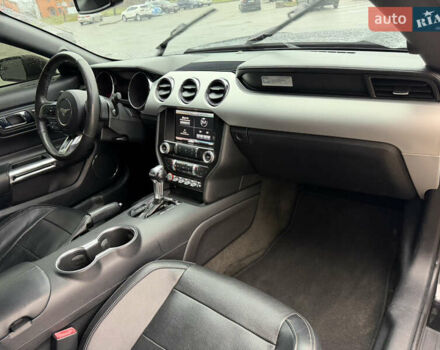 Черный Форд Мустанг, объемом двигателя 2.26 л и пробегом 180 тыс. км за 12000 $, фото 78 на Automoto.ua