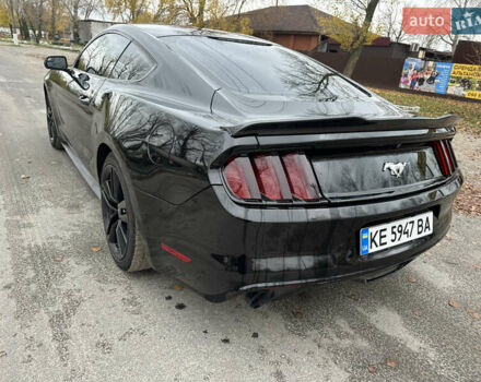 Черный Форд Мустанг, объемом двигателя 2.3 л и пробегом 140 тыс. км за 11777 $, фото 9 на Automoto.ua