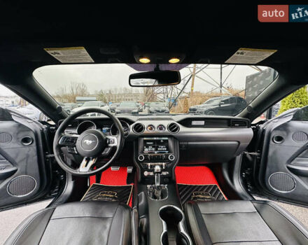 Черный Форд Мустанг, объемом двигателя 2.26 л и пробегом 131 тыс. км за 15300 $, фото 17 на Automoto.ua