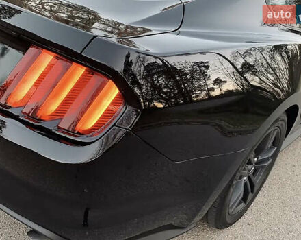 Черный Форд Мустанг, объемом двигателя 2.26 л и пробегом 180 тыс. км за 12000 $, фото 22 на Automoto.ua