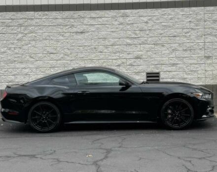 Черный Форд Мустанг, объемом двигателя 5 л и пробегом 72 тыс. км за 6100 $, фото 3 на Automoto.ua