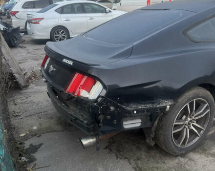 Черный Форд Мустанг, объемом двигателя 2.26 л и пробегом 193 тыс. км за 9000 $, фото 2 на Automoto.ua