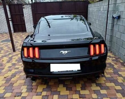 Черный Форд Мустанг, объемом двигателя 2.3 л и пробегом 75 тыс. км за 10700 $, фото 3 на Automoto.ua