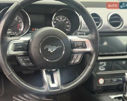 Черный Форд Мустанг, объемом двигателя 5.16 л и пробегом 124 тыс. км за 31500 $, фото 9 на Automoto.ua