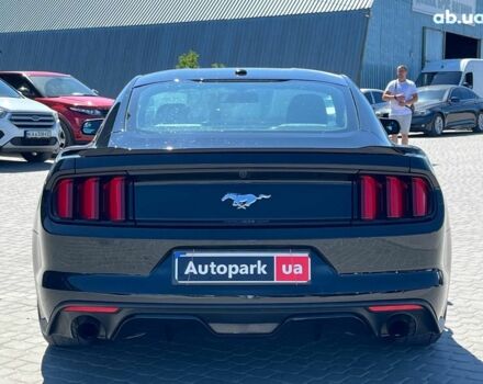 Чорний Форд Мустанг, об'ємом двигуна 2.3 л та пробігом 126 тис. км за 15690 $, фото 5 на Automoto.ua