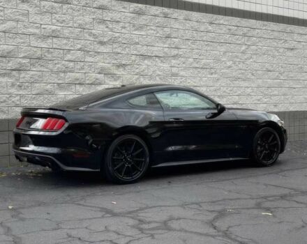 Черный Форд Мустанг, объемом двигателя 5 л и пробегом 72 тыс. км за 6100 $, фото 4 на Automoto.ua