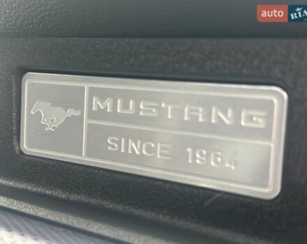Черный Форд Мустанг, объемом двигателя 5.16 л и пробегом 124 тыс. км за 31500 $, фото 12 на Automoto.ua