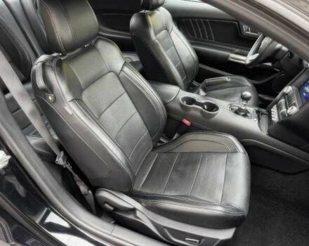 Черный Форд Мустанг, объемом двигателя 5 л и пробегом 98 тыс. км за 11000 $, фото 19 на Automoto.ua