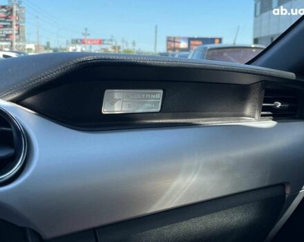 Чорний Форд Мустанг, об'ємом двигуна 2.3 л та пробігом 126 тис. км за 15690 $, фото 31 на Automoto.ua