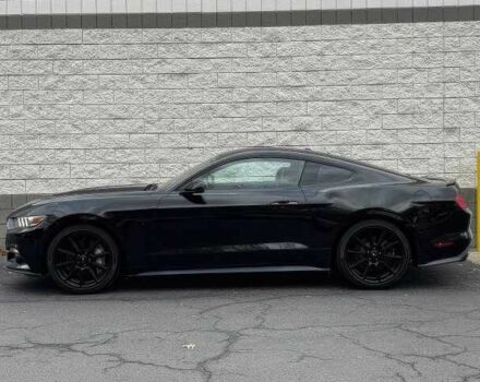 Черный Форд Мустанг, объемом двигателя 5 л и пробегом 98 тыс. км за 11000 $, фото 5 на Automoto.ua