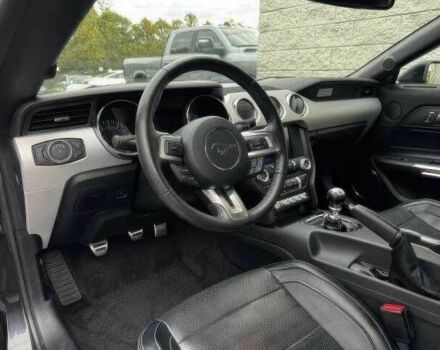 Черный Форд Мустанг, объемом двигателя 5 л и пробегом 98 тыс. км за 11000 $, фото 10 на Automoto.ua