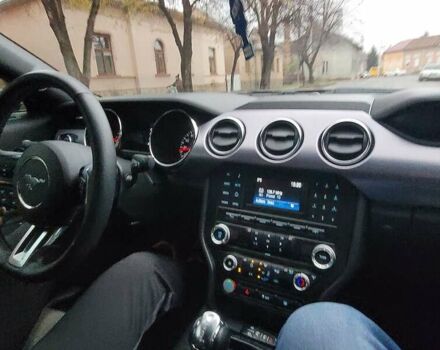 Черный Форд Мустанг, объемом двигателя 2.3 л и пробегом 80 тыс. км за 20500 $, фото 7 на Automoto.ua