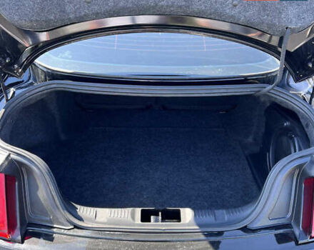 Черный Форд Мустанг, объемом двигателя 2.26 л и пробегом 75 тыс. км за 12700 $, фото 6 на Automoto.ua