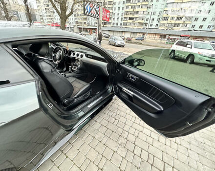 Чорний Форд Мустанг, об'ємом двигуна 2.3 л та пробігом 110 тис. км за 17500 $, фото 43 на Automoto.ua