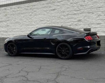 Черный Форд Мустанг, объемом двигателя 5 л и пробегом 98 тыс. км за 11000 $, фото 6 на Automoto.ua