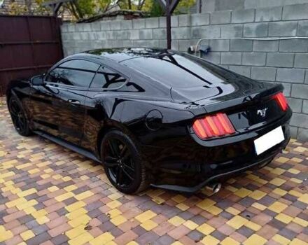 Черный Форд Мустанг, объемом двигателя 2.3 л и пробегом 75 тыс. км за 10700 $, фото 2 на Automoto.ua