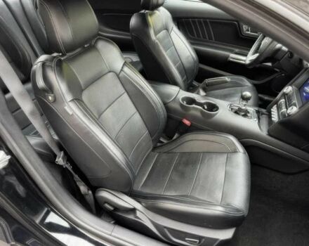 Черный Форд Мустанг, объемом двигателя 5 л и пробегом 72 тыс. км за 6100 $, фото 9 на Automoto.ua