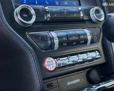 Чорний Форд Мустанг, об'ємом двигуна 2.3 л та пробігом 126 тис. км за 15690 $, фото 27 на Automoto.ua